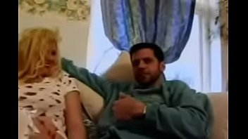 Como se llama esta rubia