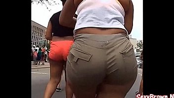 Shake that donkey butt