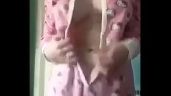 Mujer con curvas hermosas