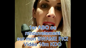 En direct de mon bureau je suis hyper chaude j'ai enlevé ma culotte et