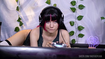 Double penetration of a little gamer anal and pussy