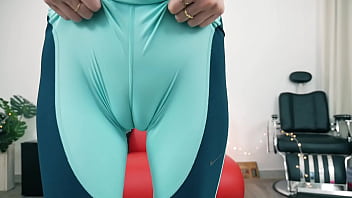 Incredible thigh gap huge cameltoe round tits round ass skinny babe