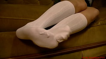 Kitty feet pov2 at my neighbors feet