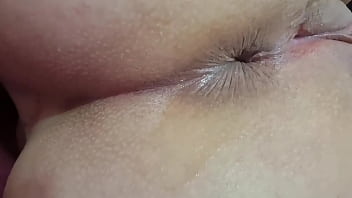 Espionei a bunda da empregada e percebi que ela queira me da a buceta e e o cu