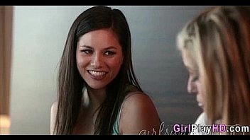 Girls Who Eat Pussy 1020 thumbnail