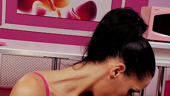 Skinny girl tammie lee gets fucked by chef right up her ass