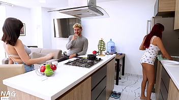 Mi vecina viene a la casa seduce a mi novio y follan a mis espaldas