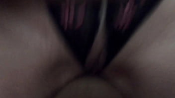 Una abuela fetichista de latex hace cardio con uno de sus amigos jóvenes del gimnasio