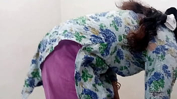 Indian maid dressed in her mistress's clothes but had anal sex with her owner to apologize