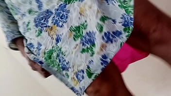 Indian maid dressed in her mistress's clothes but had anal sex with her owner to apologize