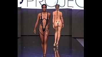 Desfile en cinta negra