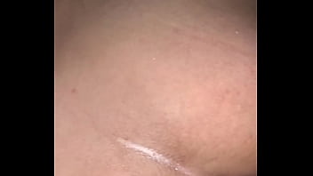 Marido fode esposa plugadinha de 4 Marido fode esposa plugadinha de 4