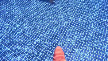 Sexo En El Agua Con Nalgona Sorprendida Masturbandose En La Piscina thumbnail
