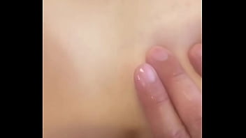 Bom dia meus amores não se enganem com o tamanho esse consolo no cuzinho é só o preparo pra depois botar algo mais