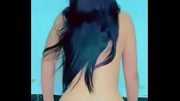 Dançando de calcinha pro irmão