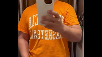 Au moment où ma grosse bite glisse dans ta petite ton destin est scellé pour toujours pas de retour en arrière et t