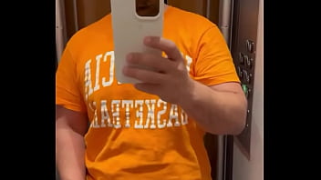 Au moment où ma grosse bite glisse dans ta petite ton destin est scellé pour toujours pas de retour en arrière et t