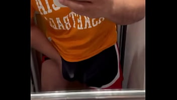 Au moment où ma grosse bite glisse dans ta petite ton destin est scellé pour toujours pas de retour en arrière et t