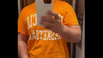 Au moment où ma grosse bite glisse dans ta petite ton destin est scellé pour toujours pas de retour en arrière et t