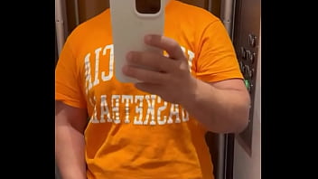 Au moment où ma grosse bite glisse dans ta petite ton destin est scellé pour toujours pas de retour en arrière et t