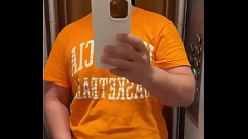 Au moment où ma grosse bite glisse dans ta petite ton destin est scellé pour toujours pas de retour en arrière et t