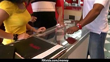 Amateur lets the pussy talk 21