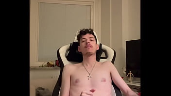 Would you give me a bj underneath the table spizue