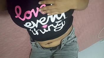 ¡¡la Linda Puta En Su Fantasia Antes De Dormir No Puede Faltar Los Deditos En El Coño Mojado Y Su Lengua En Sus Tetas thumbnail