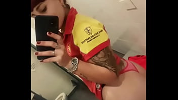 Bailando para que se te pare la verga Bailando para que se te pare la verga