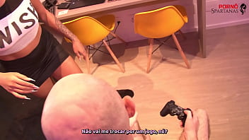 Lua a putinha virtual tomou o lugar da esposinha