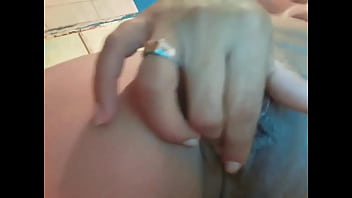 Me pide que la coja y me manda un vídeo asi