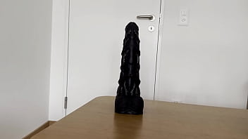 Riesiger Dildo Im Fetten Arsch thumbnail