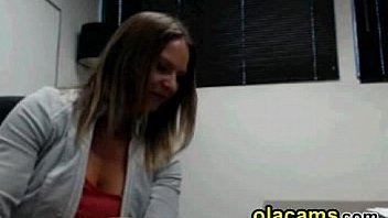 Busty milf show shaved pussy on webcam