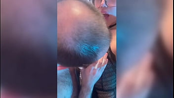 Rangel carlos mamando o cliente até encher ela de gozo e engolir sua bucetinha com a boca