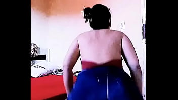 Novinha dançando funk