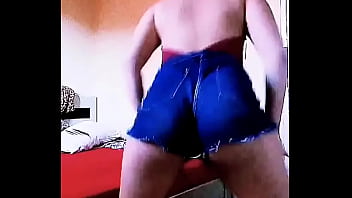 Novinha dançando funk