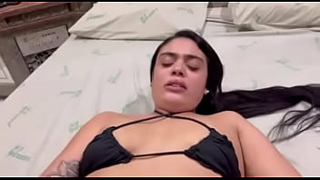 Fudi muito a buceta da tatuada no motel enquanto ela fumava seu cigarro