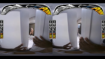 Virtual porn stepsis elana bunnz catches you with her panties and sucks your cock before begging for hard dick