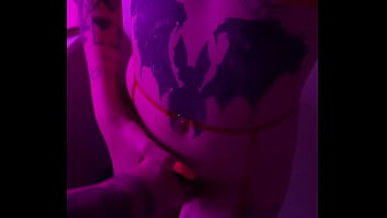 Сводный брат трахает меня