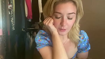 Lucy masturbates while live