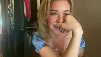 Lucy masturbates while live