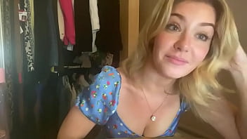 Lucy masturbates while live