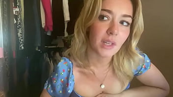 Lucy masturbates while live