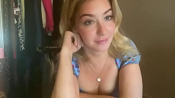 Lucy masturbates while live