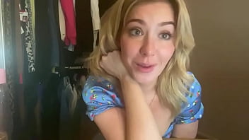 Lucy masturbates while live