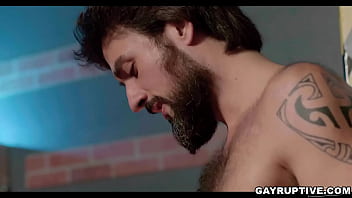 Mason Lear Shows His Dick For Des Irez To Suck At His Job thumbnail