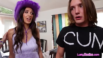 Axel fucks three horny taylor fans because they want tickets