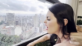 A esposa fudendo sem parar e levando no cu enquanto marido observa o povo de são paulo trabalhar