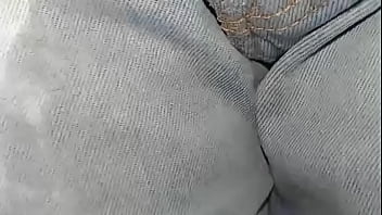 Pañal de tela orinado y casi mojado por completo