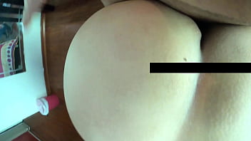 Zamira culona se folla a su propio hijastro en videollamada para su esposo